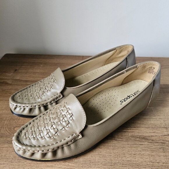 NEVER WORN SOFTSPOTS GENUINE LEATHER UPPERS WOVEN LOAFERS SIZE 10M WOMENS - Picture 1 of 16